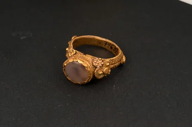 Ring (Gold und Jaspis)